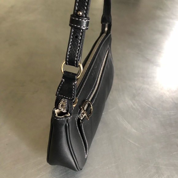 ⭐️Salvatore Ferragamo⭐️Gancini Black Bag